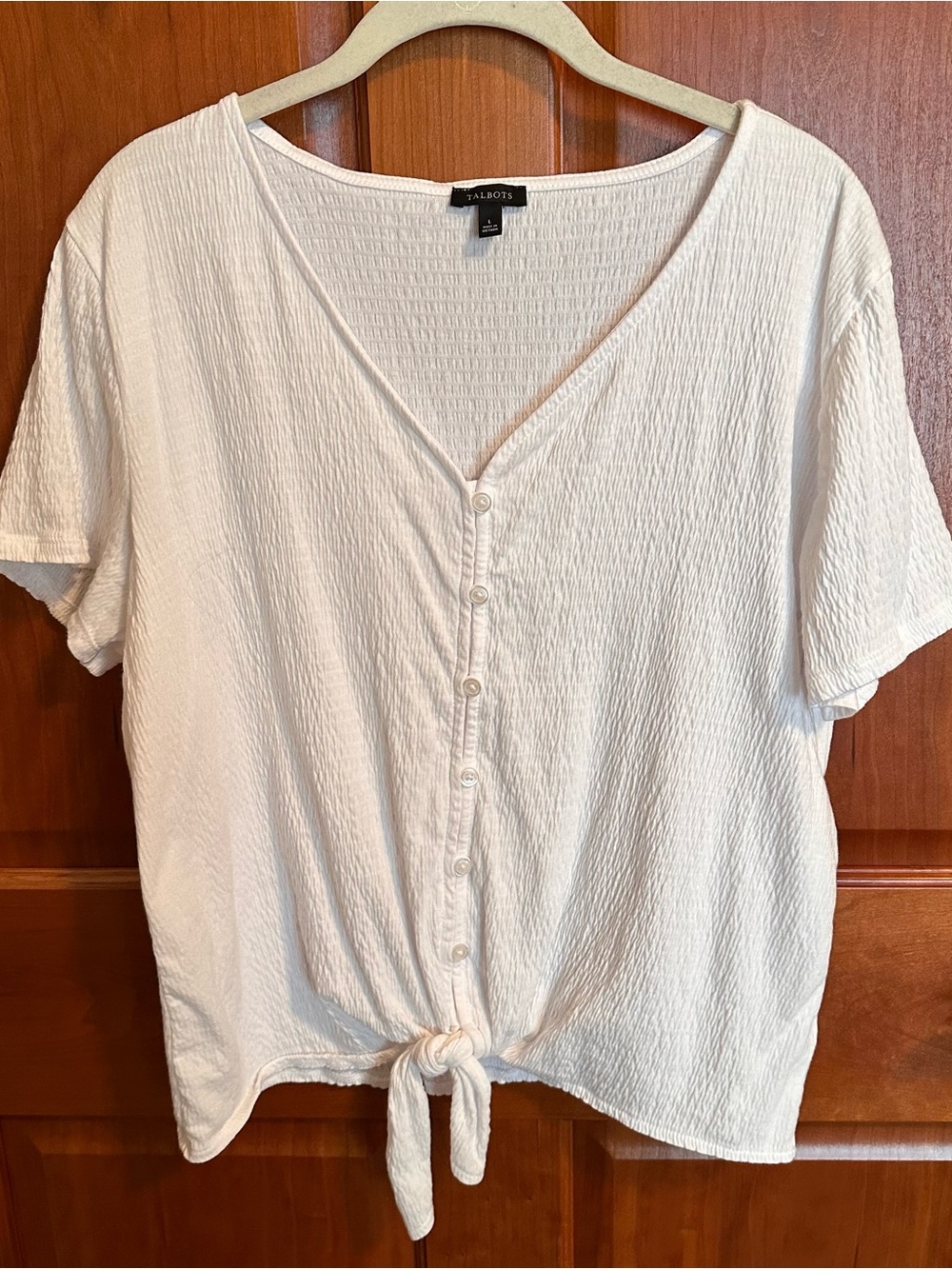 Women’s White Textured Cotton/Spandex  Blend Top.